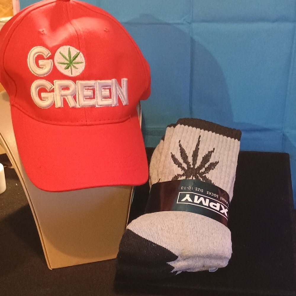 Red 'Go Green' Cap and Gray Socks Set